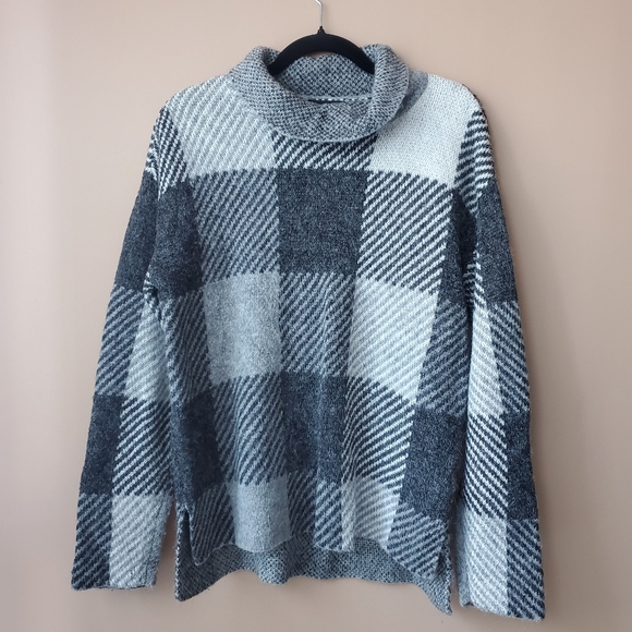 DKNY Oversized Knit Cowl Turtle Neck Long Sleeve Sweater in Grey Plaid Pattern - Picture 2 of 13